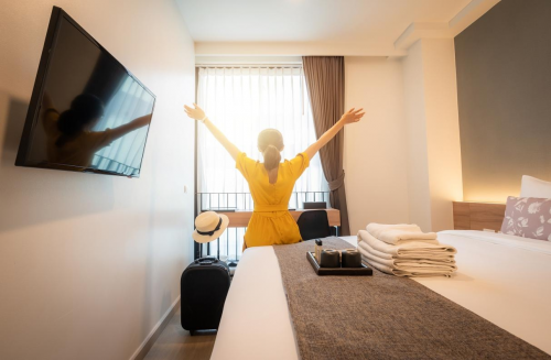 【电动窗帘卷帘】电动窗帘电机什么品牌好，“直流电机”更安全更静音！